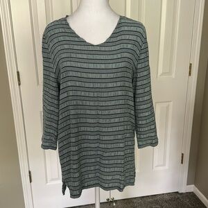 Pretty Chico’s stripe top ~ Sz L